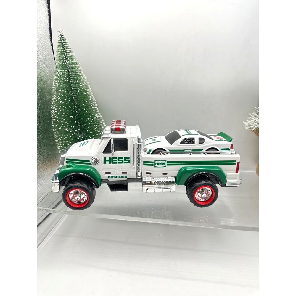 Hess Toy Truck and Race Car Hauler 2011 Lights Sounds Play Collectible Kid